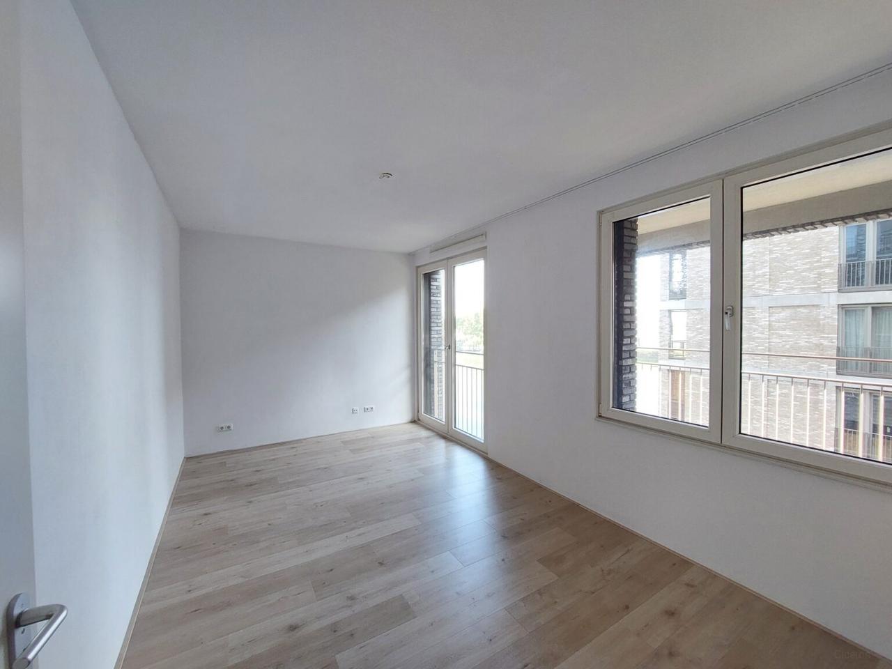Ruim balkon met waterzicht in Nijmegen - Afbeelding 9