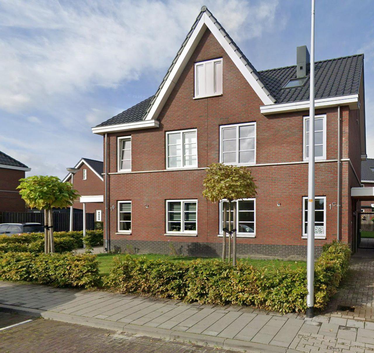 124 m² woonruimte met vier slaapkamers - Afbeelding 1
