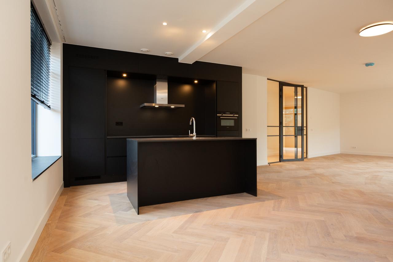 162 m² Living Between Park and Beach - Image 4
