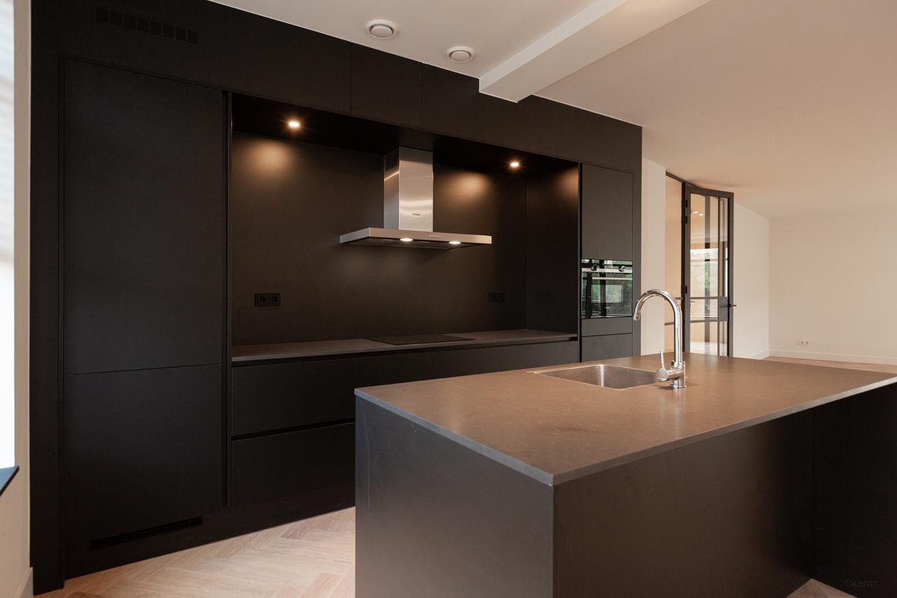 162 m² Living Between Park and Beach - Image 5