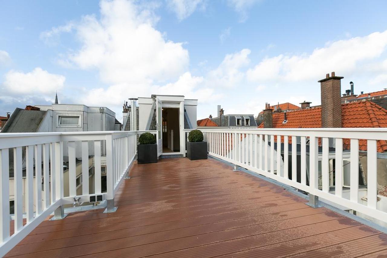 Sunny Roof Terrace on Denneweg - Image 13