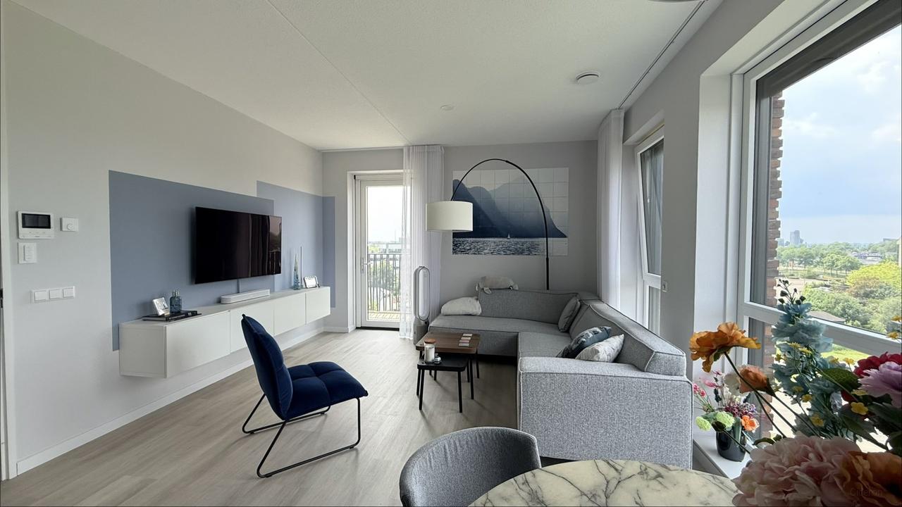 68 m² met balkon en twee slaapkamers - Afbeelding 1
