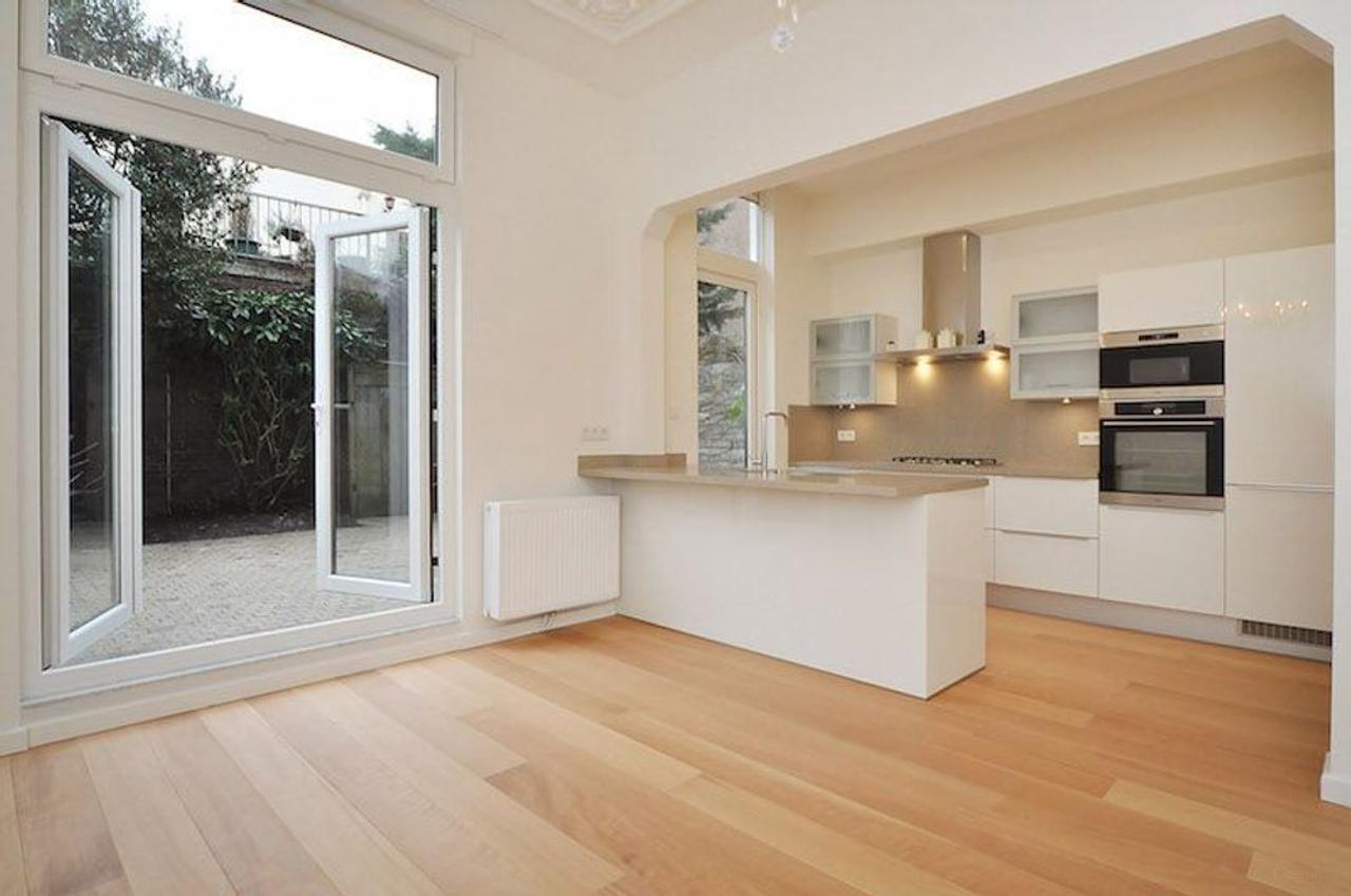 216 m² en vijf slaapkamers in Den Haag - Afbeelding 1