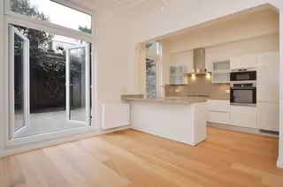 216 m² en vijf slaapkamers in Den Haag