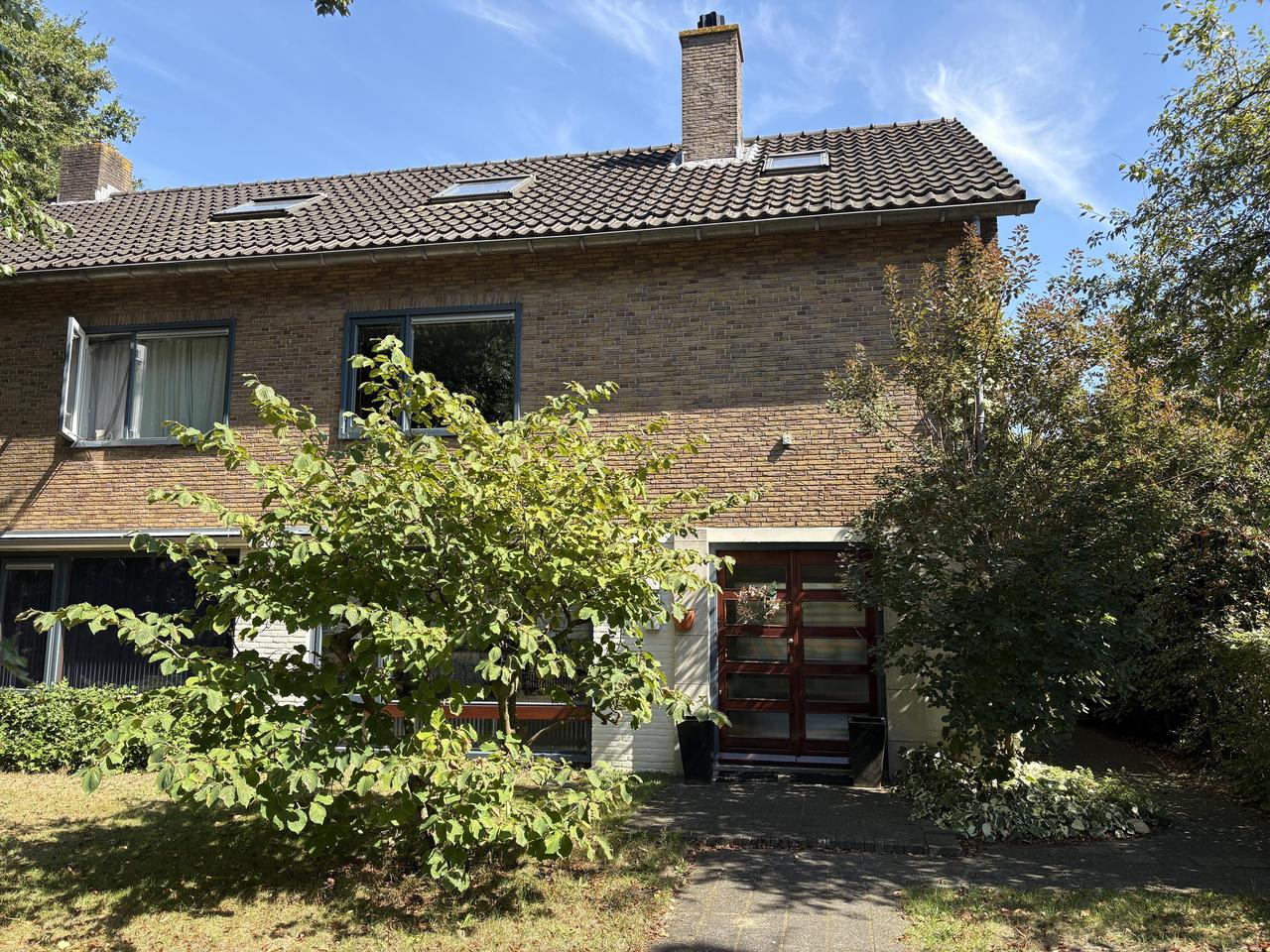 152 m² en vijf slaapkamers in Berkum - Afbeelding 2