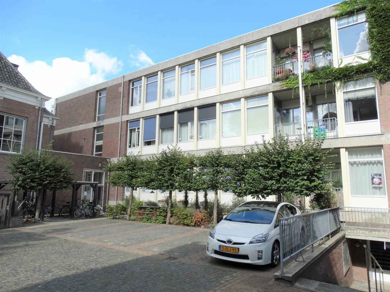 Gemeubileerd 3-kamerappartement in Uilenburg - Afbeelding 1