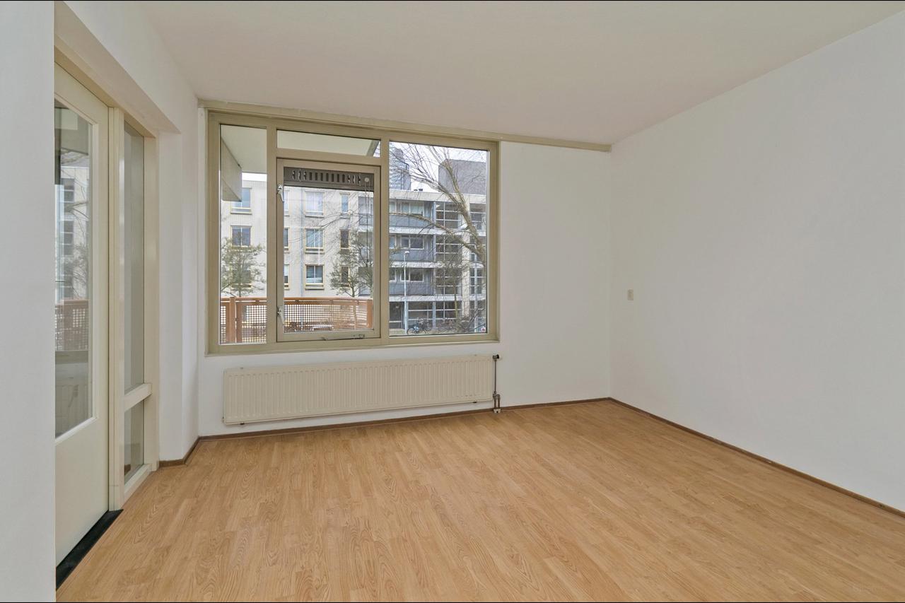 2 Bedrooms and Balcony in Frankendael - Image 2