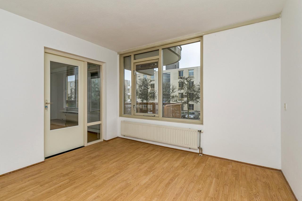 2 Bedrooms and Balcony in Frankendael - Image 3