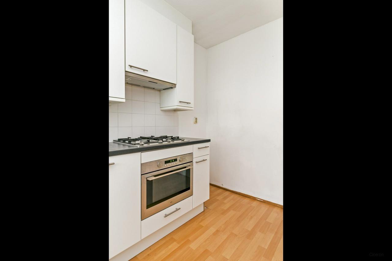 2 Bedrooms and Balcony in Frankendael - Image 6