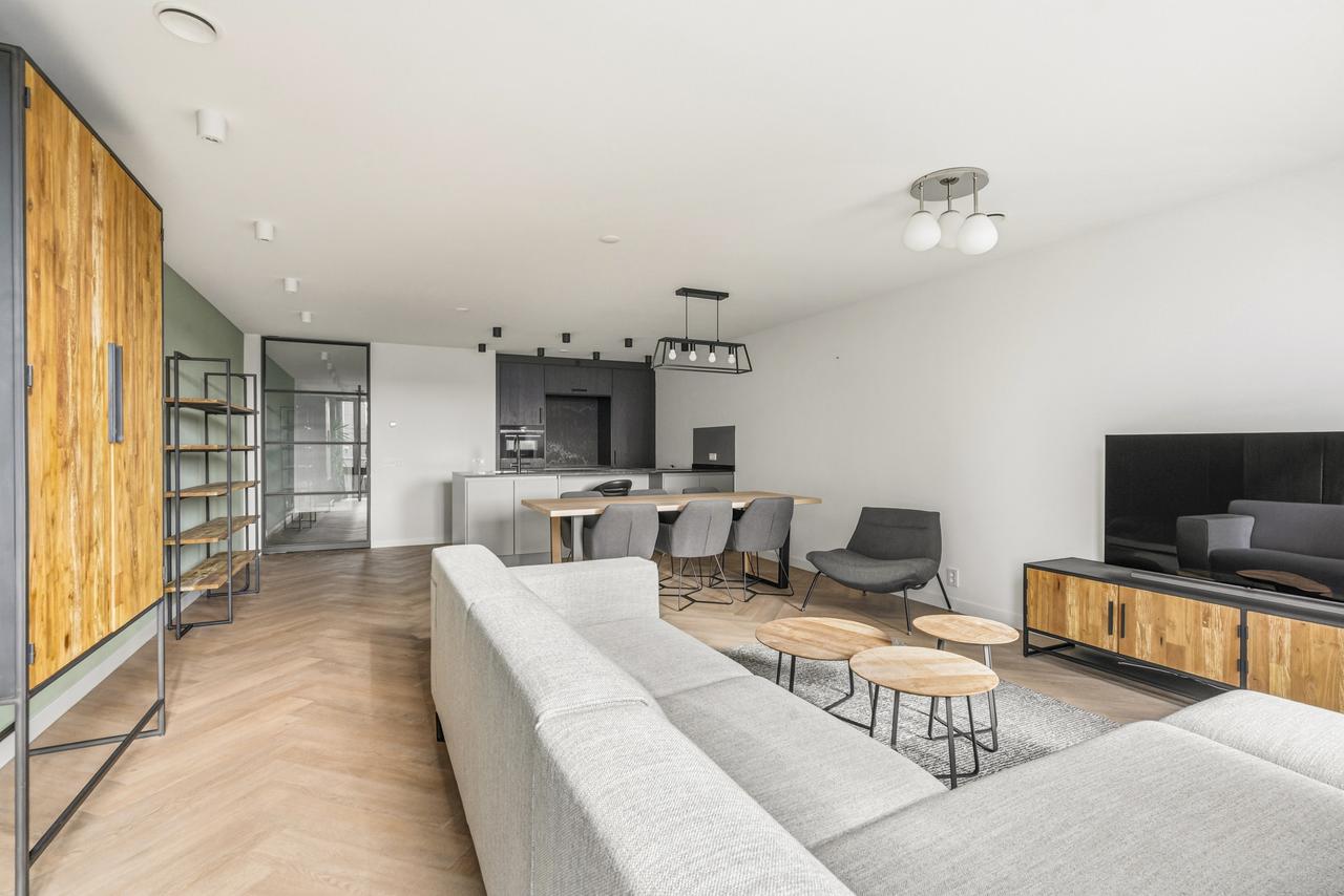 Two bedrooms, parking near Gelderlandplein - Image 1