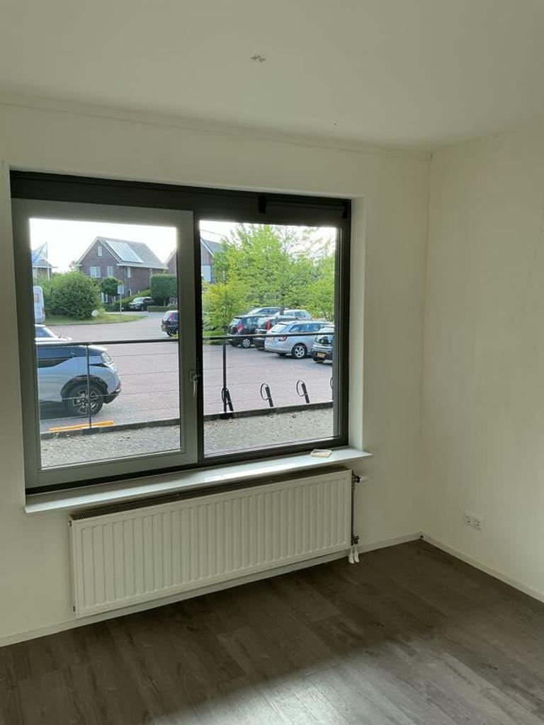 Energy-efficient 55+ apartment with balcony - Image 2