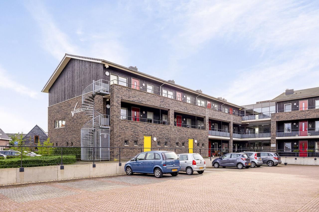 Energy-efficient 55+ apartment with balcony - Image 10