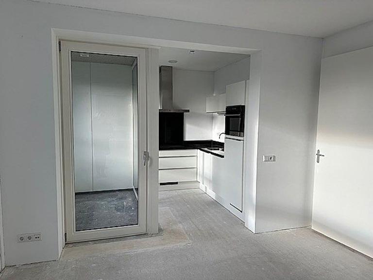 70 m² with southwest-facing balcony - Image 3