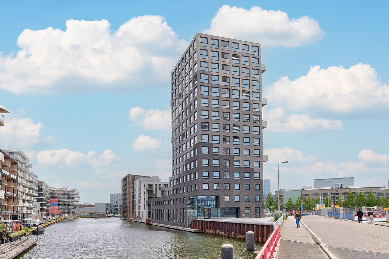 70 m² with southwest-facing balcony - Image 4