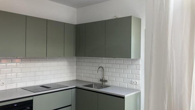Bright apartment with spacious roof terrace - Image 7