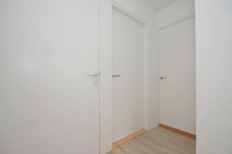 Bright apartment with spacious roof terrace - Image 23
