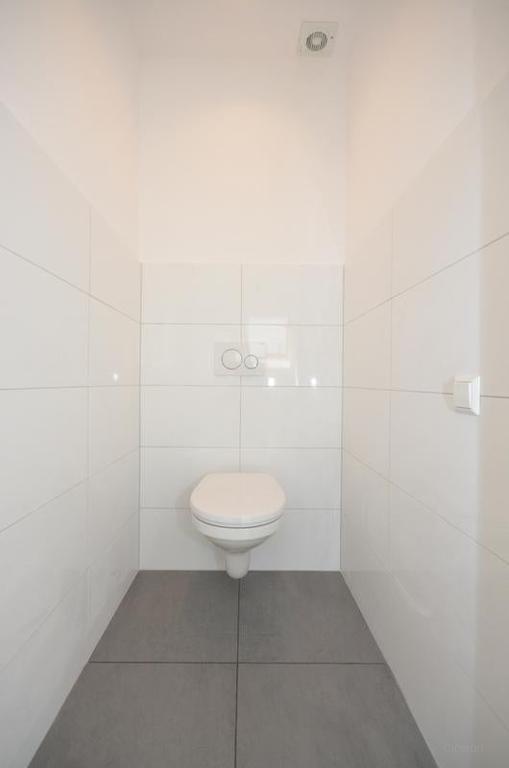 Bright apartment with spacious roof terrace - Image 24