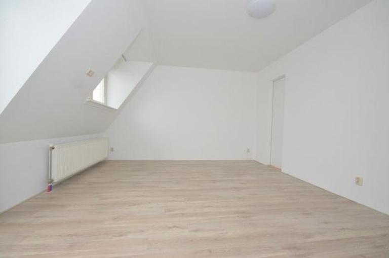 Bright apartment with spacious roof terrace - Image 25