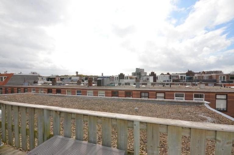 Bright apartment with spacious roof terrace - Image 31