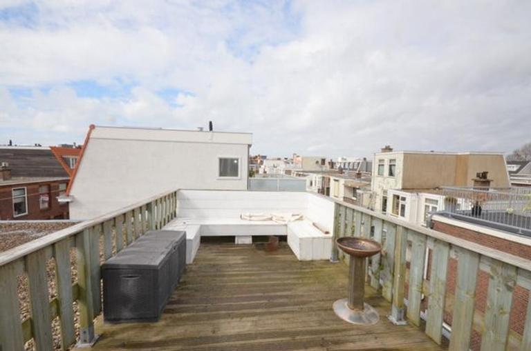 Bright apartment with spacious roof terrace - Image 32