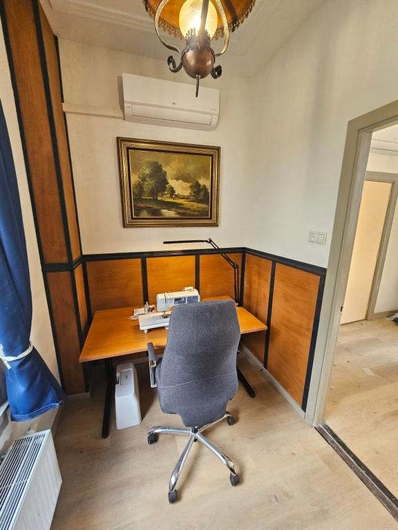 Detached home just 400 metres from the station - Image 10