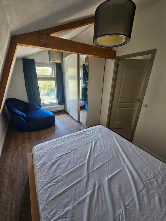 Detached home just 400 metres from the station - Image 18