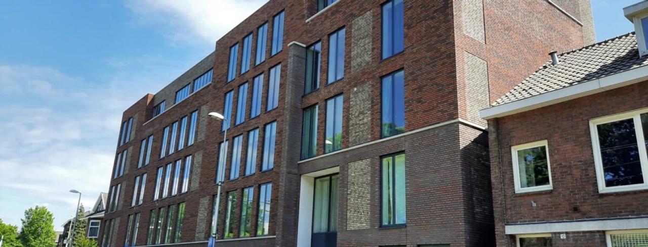 Lichte loft met balkon nabij Tilburg centrum - Afbeelding 1