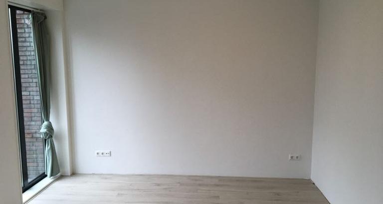 Lichte loft met balkon nabij Tilburg centrum - Afbeelding 4