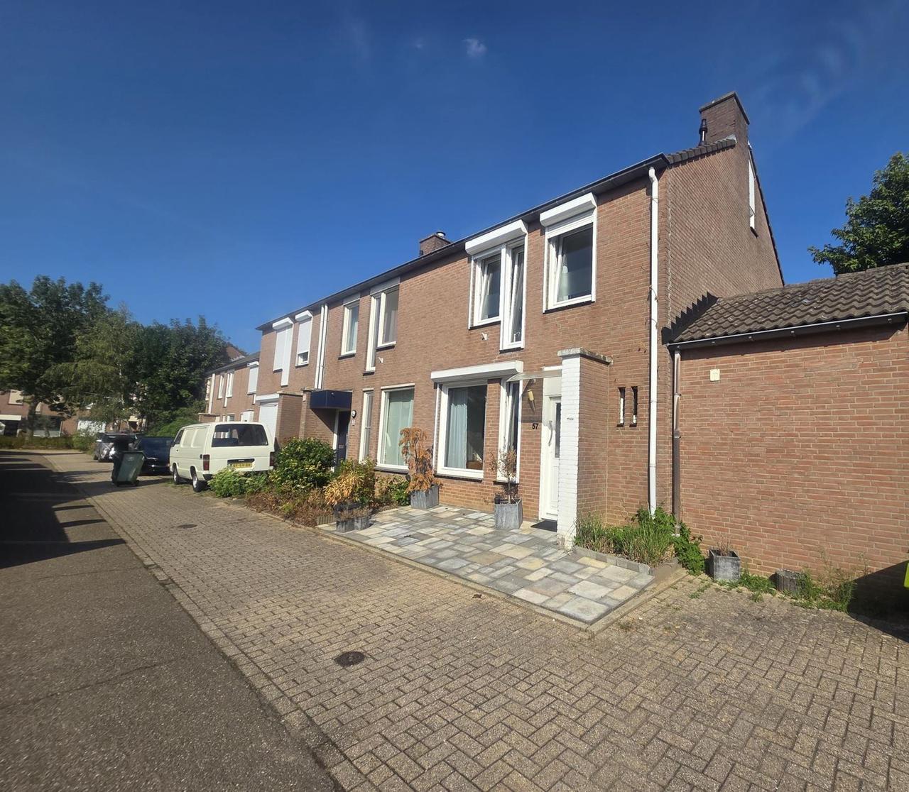 111 m² woonhuis met tuin in De Heeg - Afbeelding 1