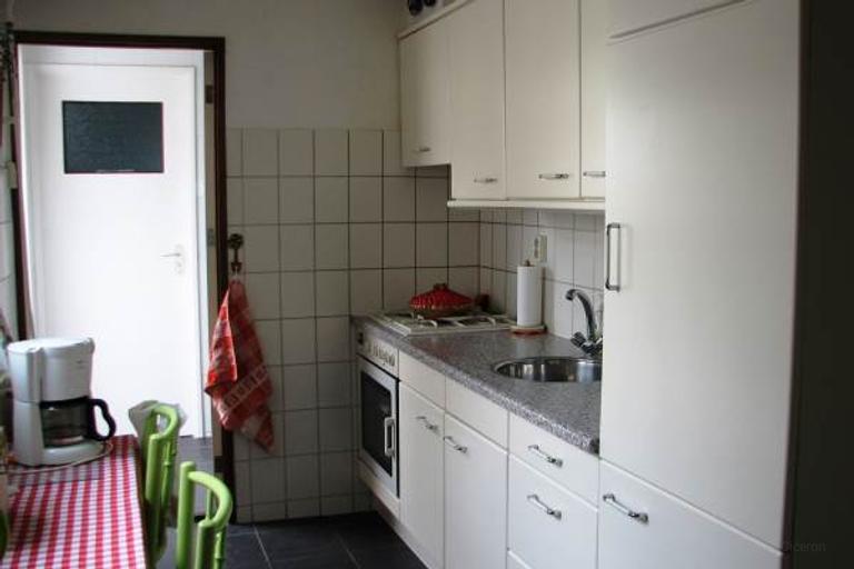 Four-bedroom home in Visbuurt - Image 6