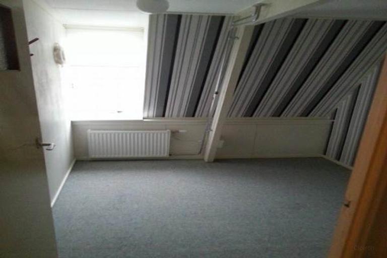 Four-bedroom home in Visbuurt - Image 10