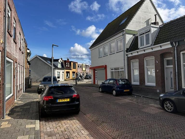 Four-bedroom home in Visbuurt - Image 16