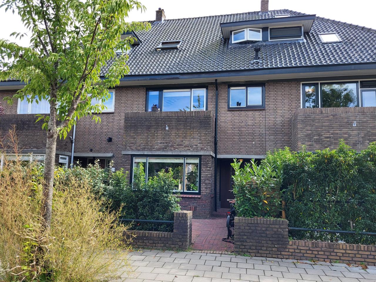 5-Bedroom Townhouse in Oud Oegstgeest - Image 1