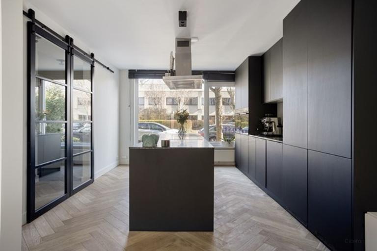 130 m² familiehuis met vier slaapkamers - Afbeelding 3