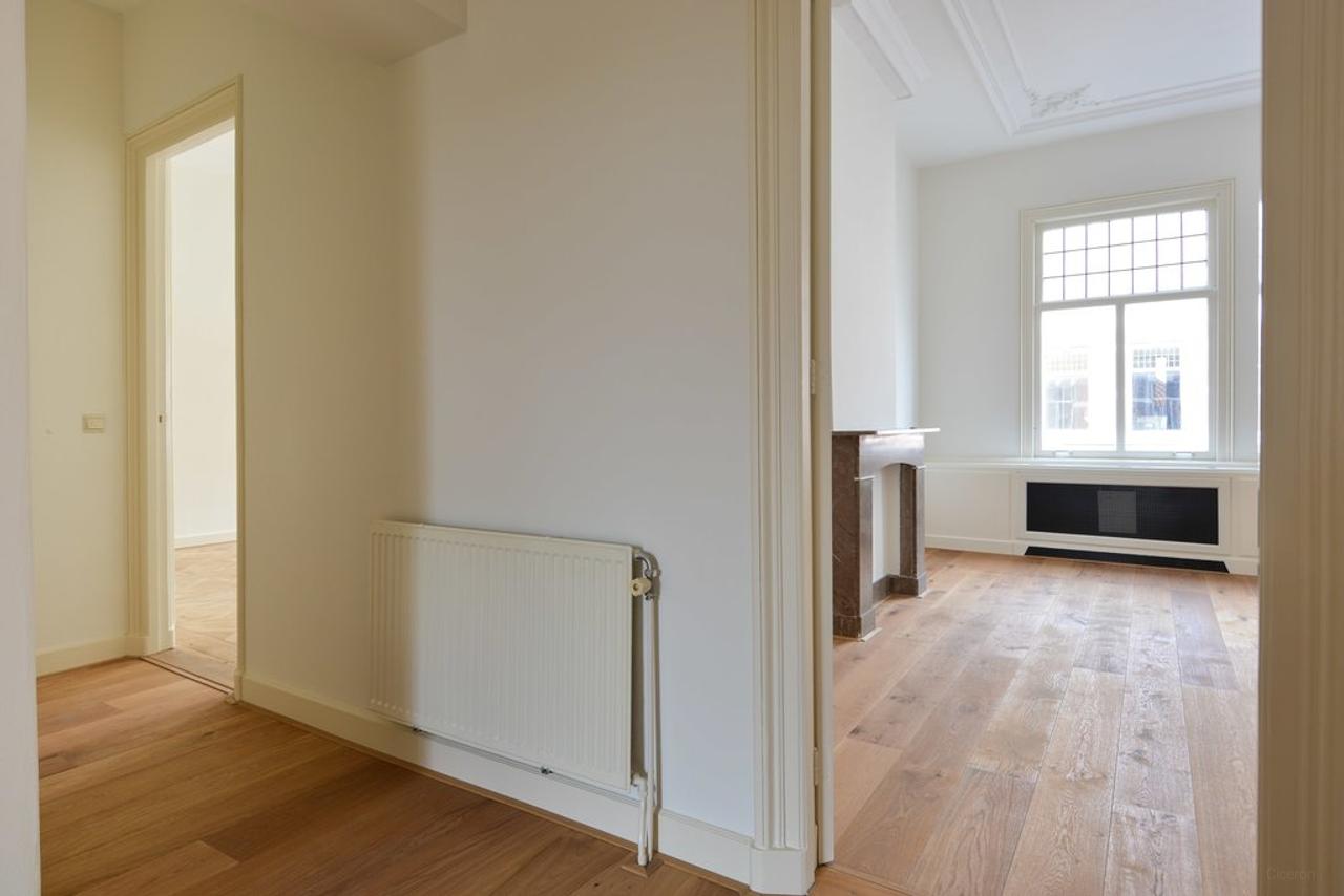 20 m² Sun-Facing Balcony in Archipel - Image 6