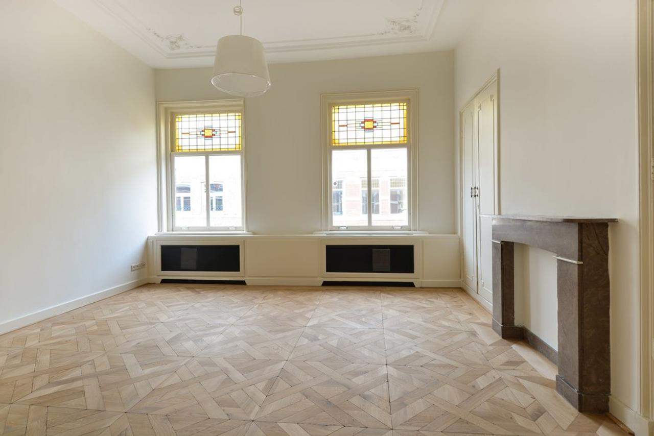 20 m² Sun-Facing Balcony in Archipel - Image 7