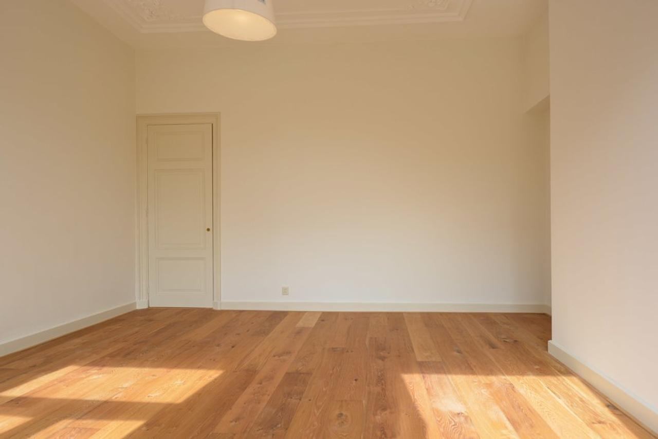 20 m² Sun-Facing Balcony in Archipel - Image 18