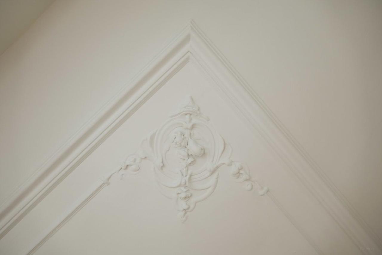 20 m² Sun-Facing Balcony in Archipel - Image 19