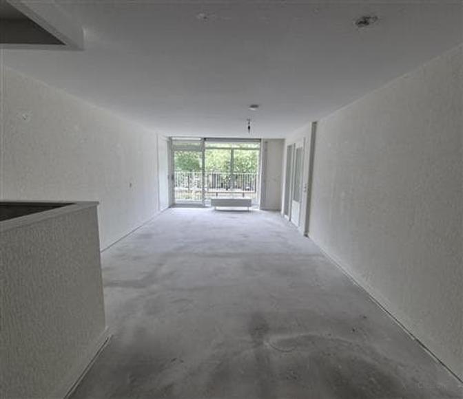 Royaal 3-kamerappartement met balkon - Afbeelding 2