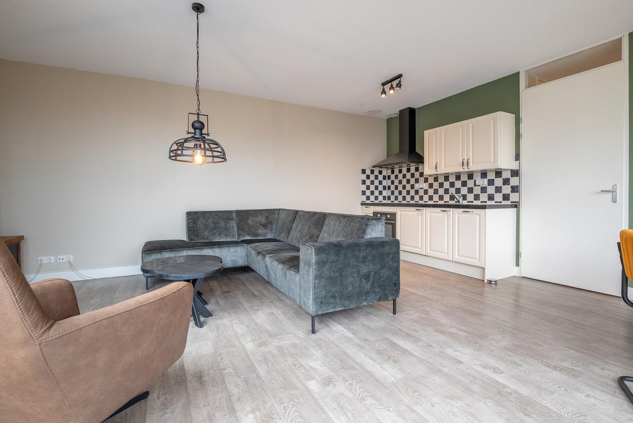 Gemeubileerd 2-kamercomfort in hartje Zaandam - Afbeelding 3