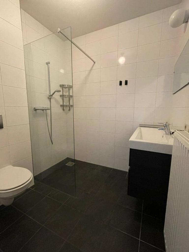 75 m² met balkon en eigen parkeerplaats - Afbeelding 2