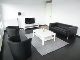 90 m² with two bedrooms on the waterfront