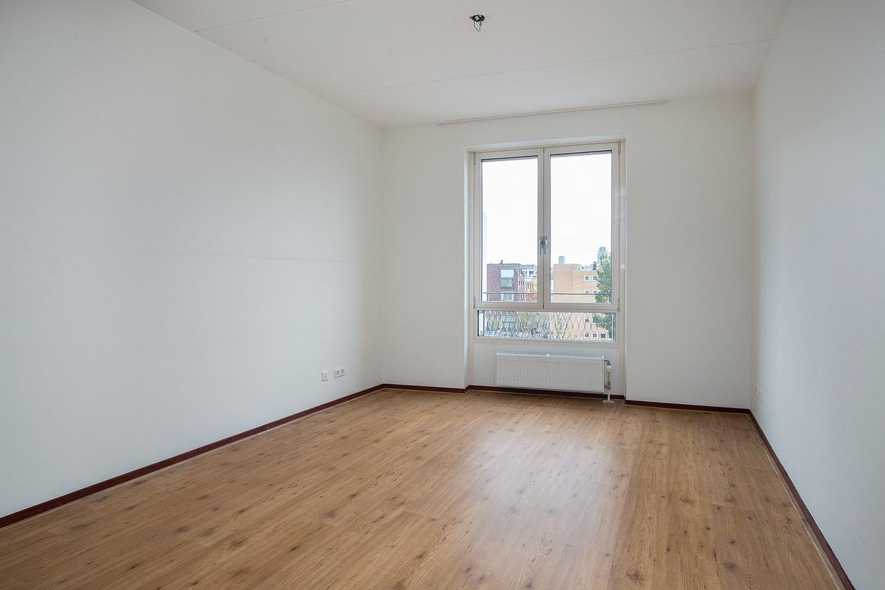 103 m² with two bedrooms by the Amstel - Image 7
