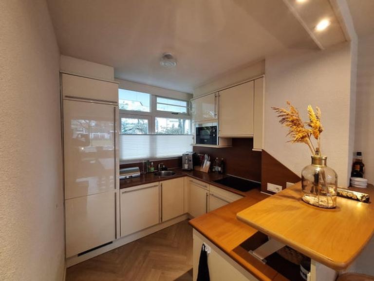 72 m² met zuidbalkon en eigen parkeerplek - Afbeelding 3