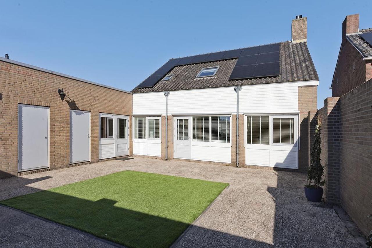 142 m² hoekwoning met vijf slaapkamers - Afbeelding 2
