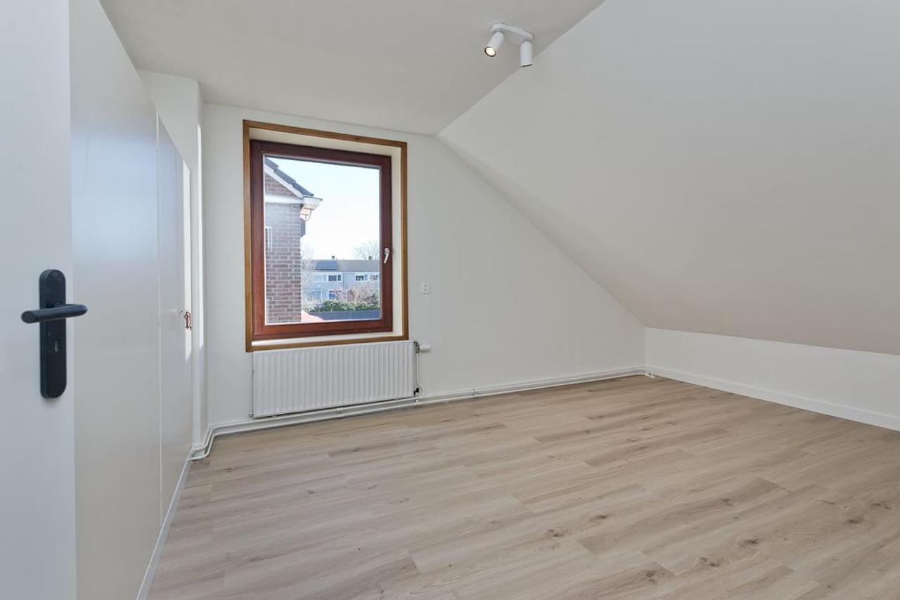 142 m² hoekwoning met vijf slaapkamers - Afbeelding 12