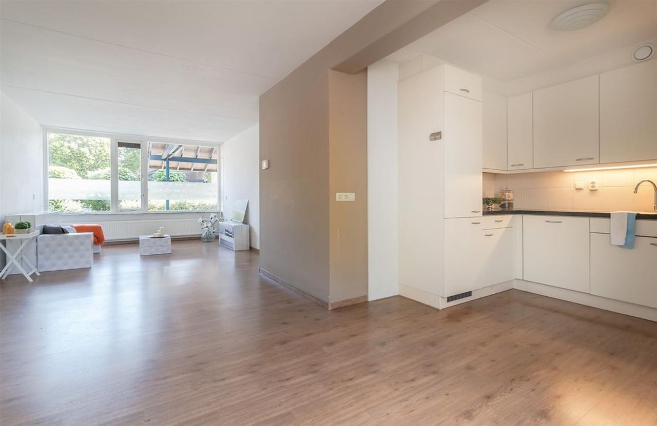 Rustig wonen met carport en drie slaapkamers - Afbeelding 4