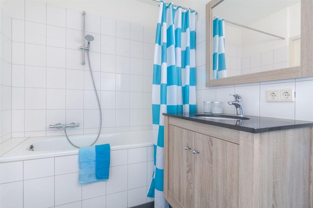 Rustig wonen met carport en drie slaapkamers - Afbeelding 6