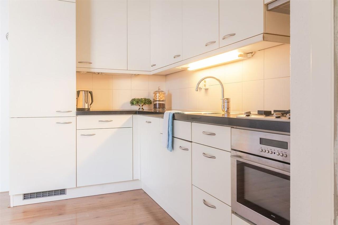 Rustig wonen met carport en drie slaapkamers - Afbeelding 12