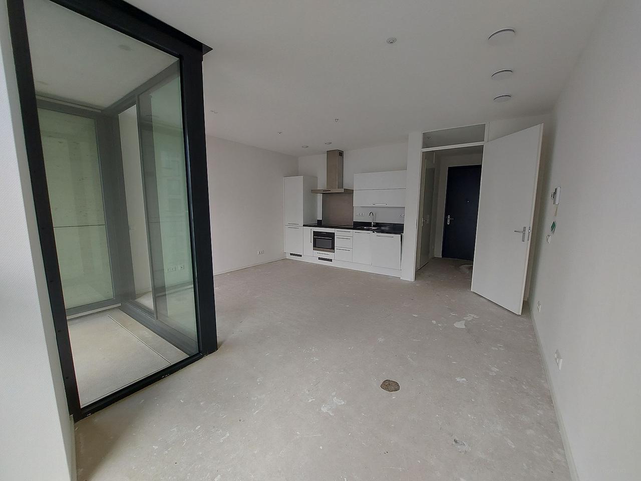 Bright 1-Bedroom Apartment with a View - Image 2